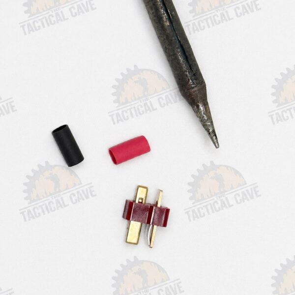 Conector T-Dean con fundas termorretráctiles y punta de soldador, instalación de conectores en The Tactical Cave